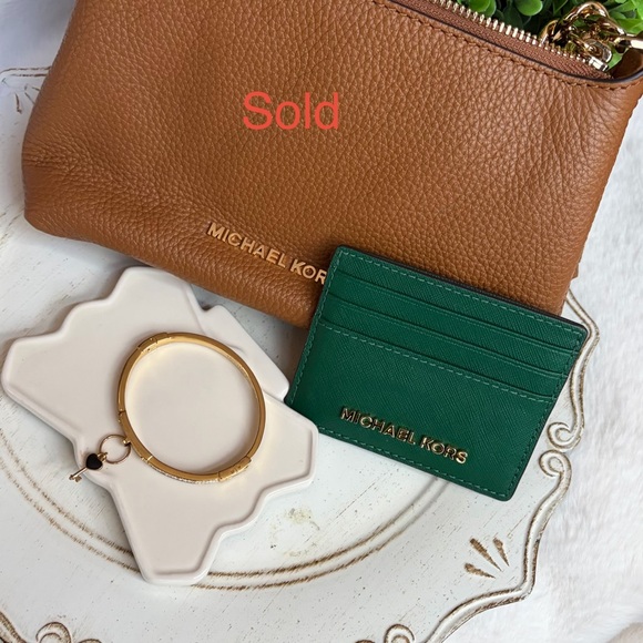 Michael Kors bundle (2) Green leather Cardholder  and gold hinge bracelet - Picture 11 of 11